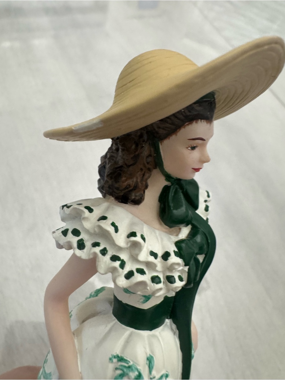 The Hamilton Collection Gone with the Wind Oh So Scarlett Figurine - Picture 3 of 8